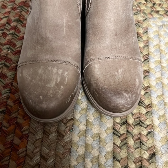 Sorel Taupe Evie Chelsea Wedge Ankle Bootie size 7 - Picture 5 of 14